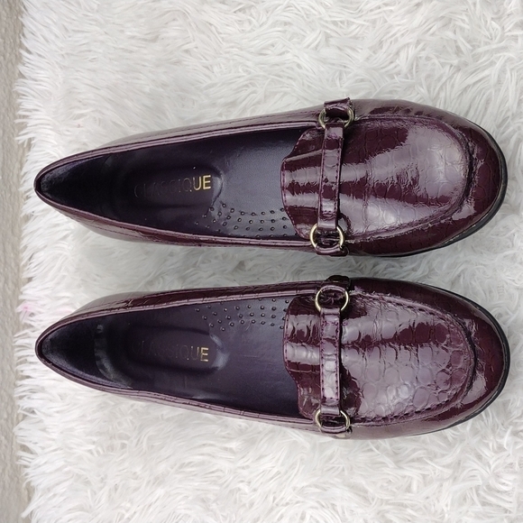 Classique Purple Lizard Faux Patent Leather Slip On Low Heel Loafer Shoe - Picture 2 of 15